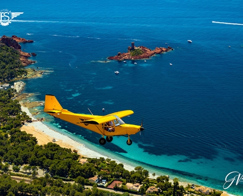 le littoral avion jaune